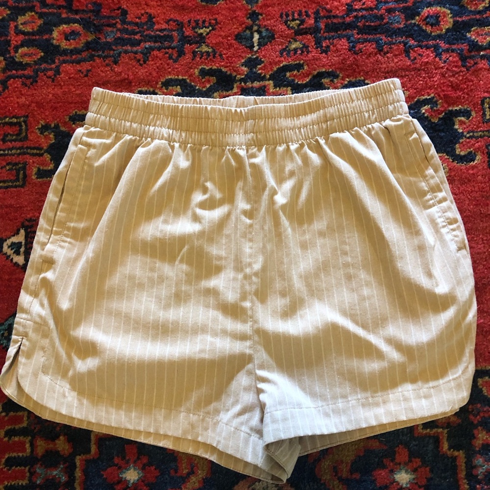 Casual Women's Elastic Waist Striped Shorts - Beige